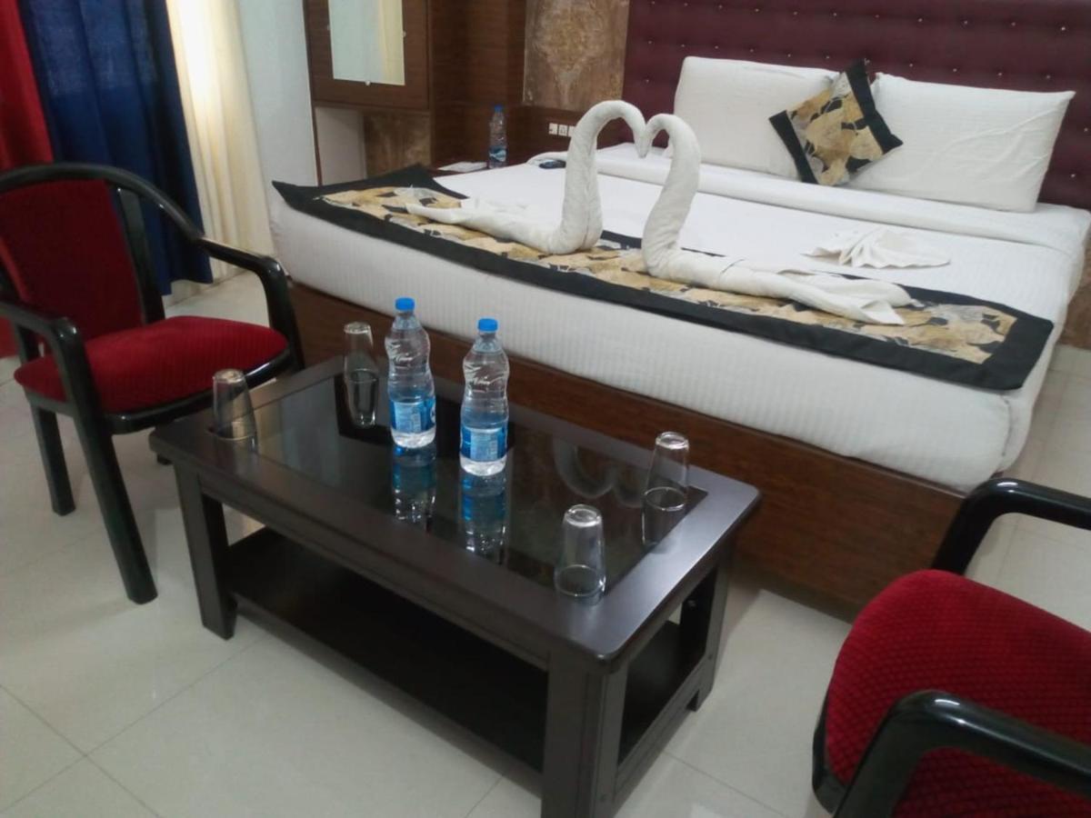 Motihari Hotel Wisdom Celebration المظهر الخارجي الصورة
